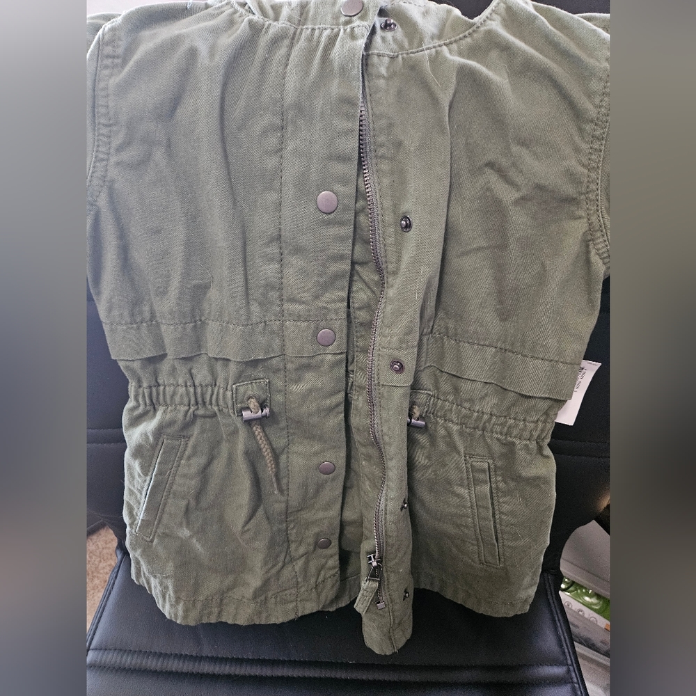 Girls old navy anorak jacket.